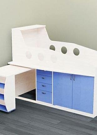 Кровать чердак для ребенка с выдвижным столом