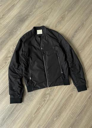 Базовый черный бомбер куртка на молнии манжетами карманами объемная selected homme s/m3 фото