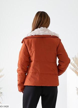 Коротка жіноча куртка монклер демісезонна штучний каракуль2 фото