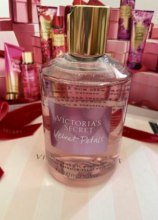 Парфюмированный гель для душа victoria's secret velvet petals fragrance wash