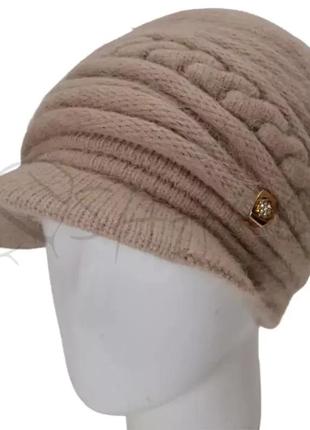 Шапка ангоровая с козырьком женская объемная двойная с красивым узором и брошью novita інга бежевый
