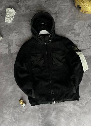 Мягкая демисезонная куртка stone island