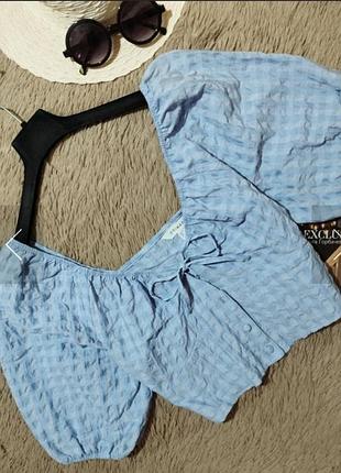 Топ с объемными рукавами