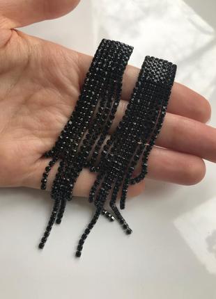 Серьги длинные со стразами черные