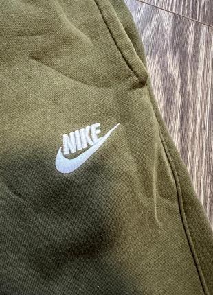 Спортивные штаны nike cuffed club jogger in green3 фото