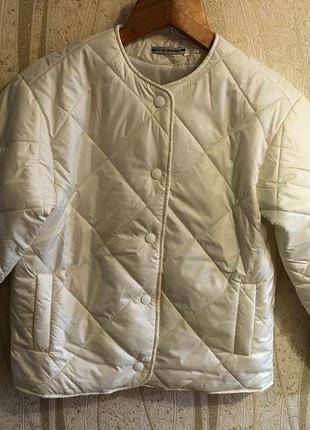 Стильна куртка на осінь