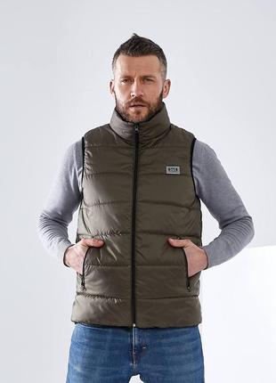 Жилетка плащёвка лаке на синтепоне