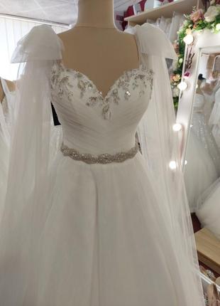 Весільна сукня з накладними рукавами розпродаж