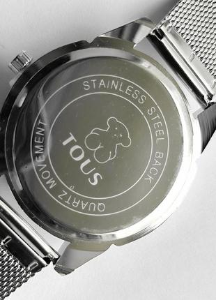 Женские наручные часы серебристого цвета с логотипом - мишка плетеный металлический браслет