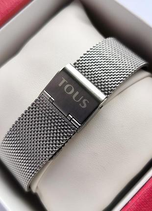 Женские наручные часы серебристого цвета с логотипом - мишка плетеный металлический браслет