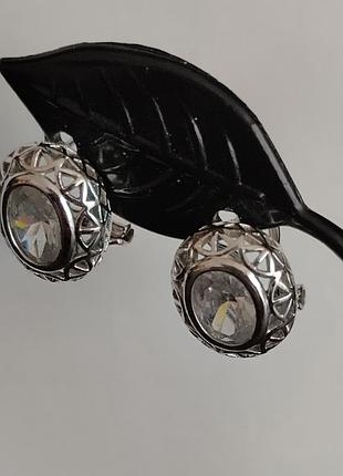 Серьги в серебряном тоне с кристаллом родовые