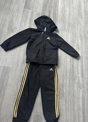 Спортивний костюм adidas