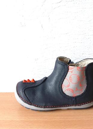 Кожаные лёгкие ботинки clarks 22 р. по стельке 14 см.