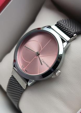 Кварцовий наручний жіночий годинник сріблястого кольору з рожевим циферблатом, магнітна застібка3 фото