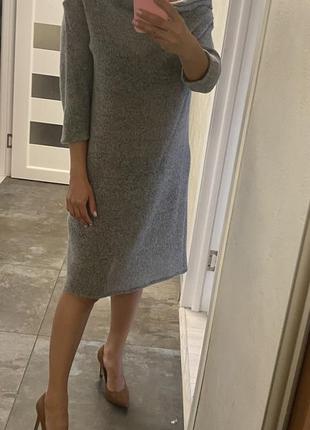 Тепле в’язане плаття міді на одне плече італія