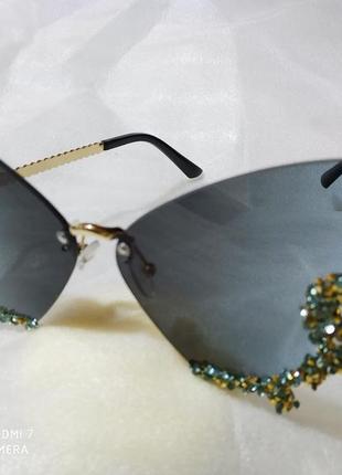 Солнцезащитные очки со стразами в виде бабочки y2k, синие, коричневые, черные.1 фото