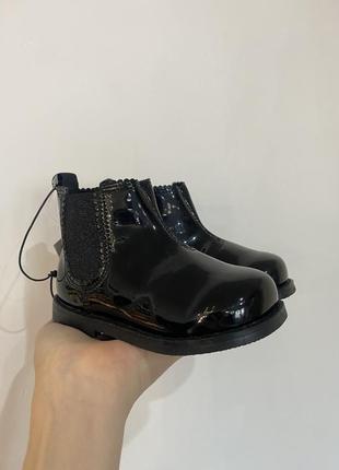 Нові ботінки h&m