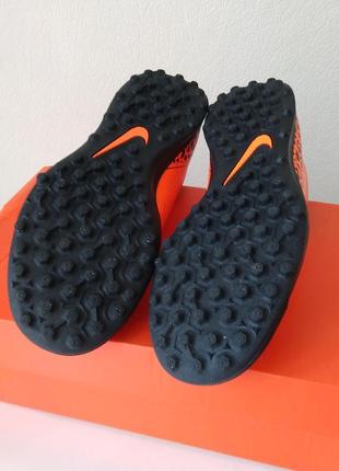 Сороконожки 39-40
nike hypervenom phade, бутси, копочки4 фото