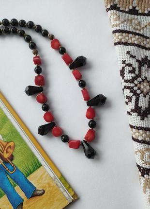 Коралловое ожерелье в украинском традиционном стиле к вышиванке колье чокер бусы1 фото