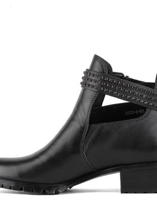 Ботинки женские кожаные черные на низком квадратном каблуке 1235б3 фото
