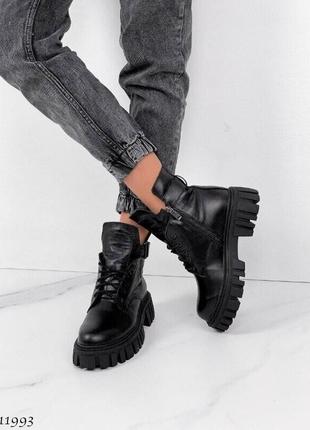 Демисезонные женские кожаные черные ботинки на тракторной толстой подошве, натуральная кожа7 фото