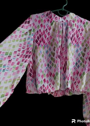 Красиво коротка жіноча блуза з об'ємним рукавом розмір 48-50