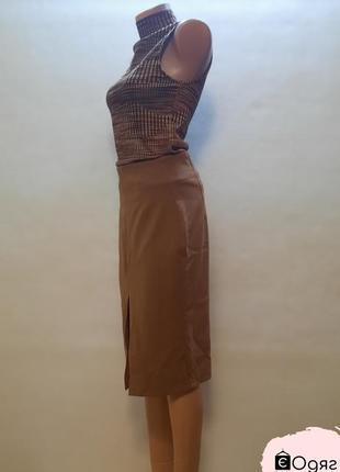 Майка-блузка new look, без рукавов, под горло, коричневого цвета3 фото