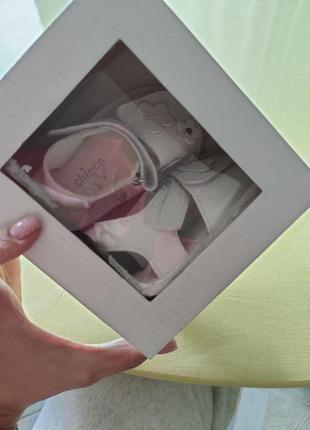Босоножки для новорожденного 19 размер2 фото