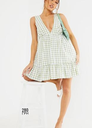 Сукня у клітнику