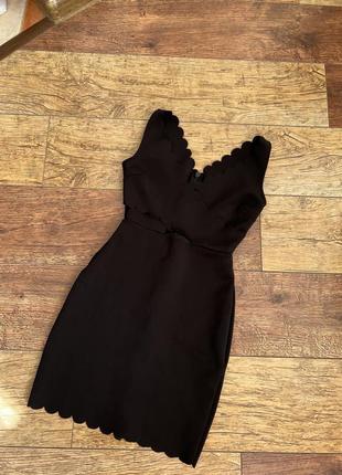 Плаття з вирізом красиве 2