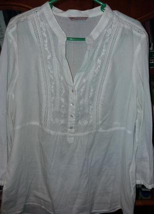 Біла блузка  14 євро розмір