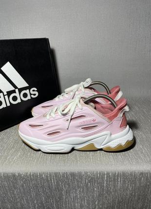 Жіночі кросівки adidas ozweego