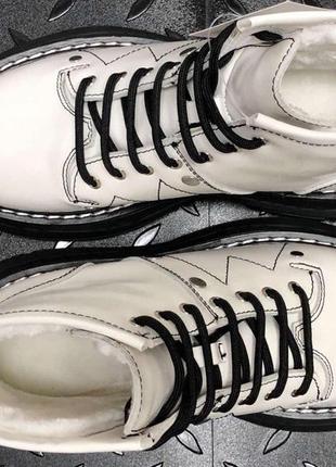 Зимние женские ботинки alexander mcqueen tread slick boots white black (мех) 36-37-38-396 фото