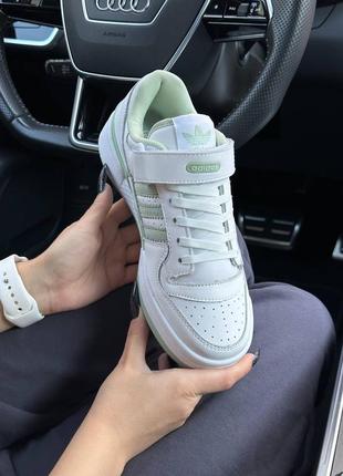 Женские кроссовки adidas flag forum 84 low white olive