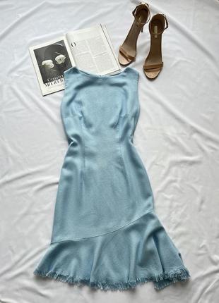Платье нежно-голубого цвета5 фото
