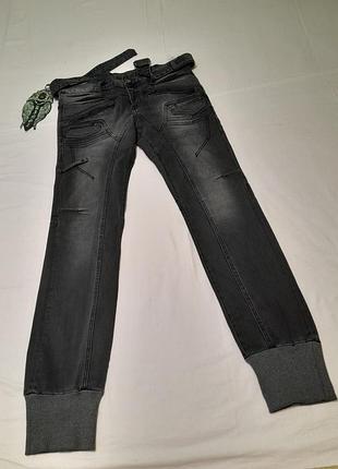 Джинси нові  стильні теплі kingz jeanswear р. -36  унісекс
