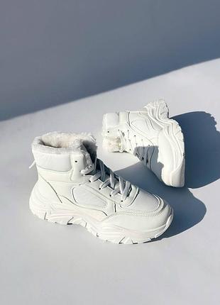 Sneakers triangle 4