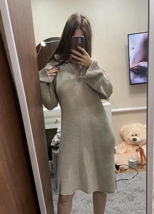 Новое вслощенное платье, с капишончиком, очень стильное🔥
