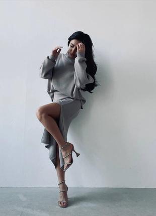 Костюм из ангоры оверсайз свитер снуд свободного кроя юбка миди карандаш с разрезом теплый комплект стильный базовый черный серый10 фото