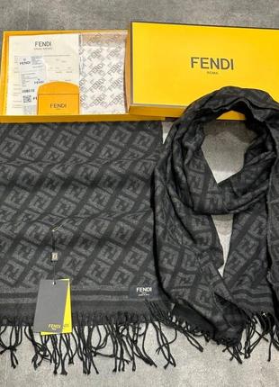 Шарф в стиле fendi