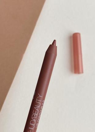 Олівець для губ huda beauty lip contour 2.0 automatic lip pencil, 0.3g warm brown