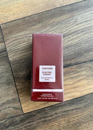 Tom ford electric cherry парфюмированная вода унисекс, 100 мл