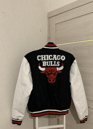 Мужской бомбер chicago bulls