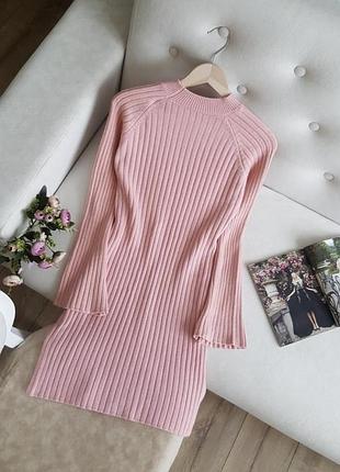 Рожева сукня в рубчик