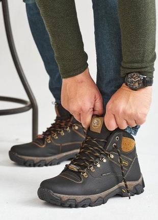 Кеди чоловічі зимові з натуральної шкіри чорного кольору на шнурках