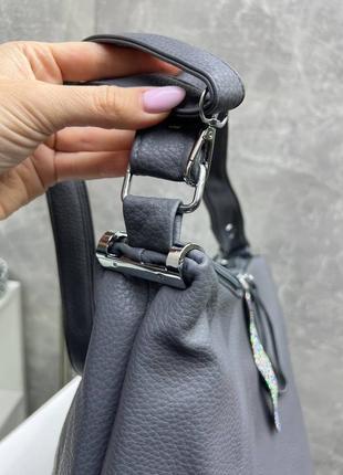 Красивая и вместительная сумка-мешок на два отделения с длинным ремешком в комплекте3 фото