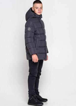 Серая/ графитовая удлиненная зимняя куртка подростковая2 фото