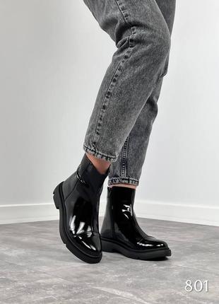 Демісезонні жіночі лакові ботинки чорного кольору, трендові жіночі черевики на блискавці2 фото