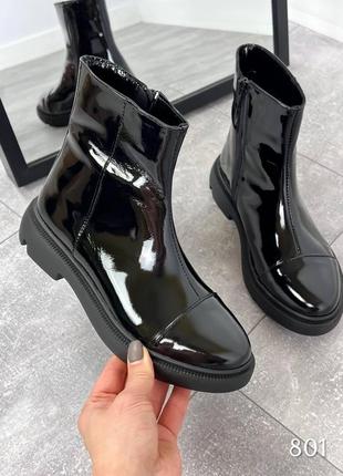 Демісезонні жіночі лакові ботинки чорного кольору, трендові жіночі черевики на блискавці7 фото