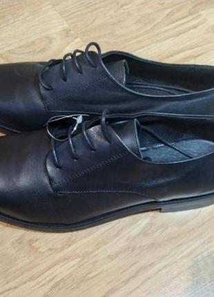 Туфлі жіночі на низьких підборах oxmox